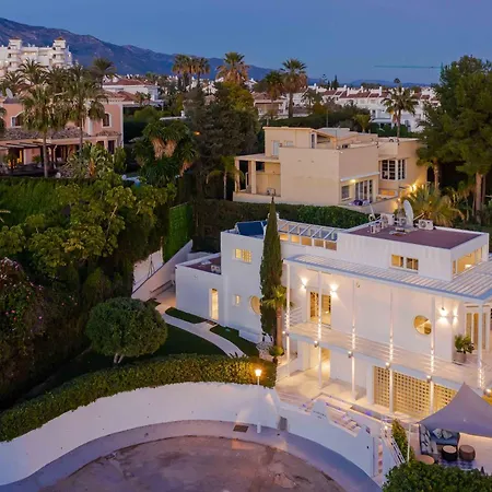 Apartment Tropical 4 Bdrm In Prime Location W Jacuzzi Marbella
